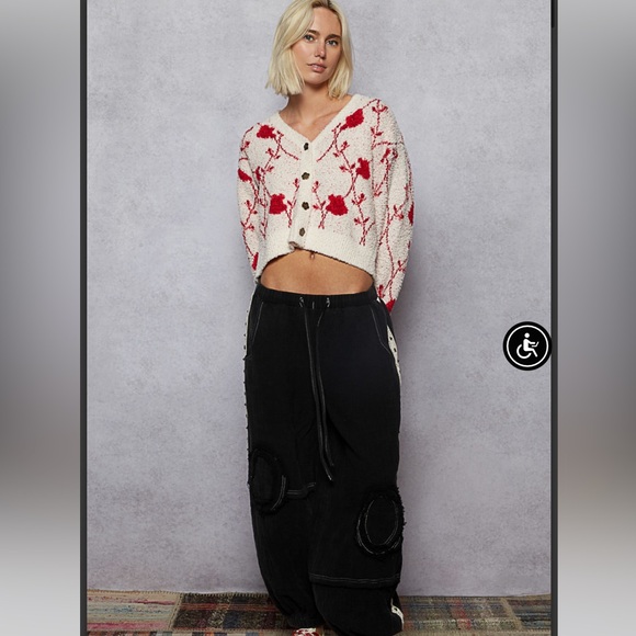 BP218-1🤍❤️NEW! POL pretty Red +cream Floral Cardigan perfect4 desk2date! Wow🎄! - Picture 6 of 11